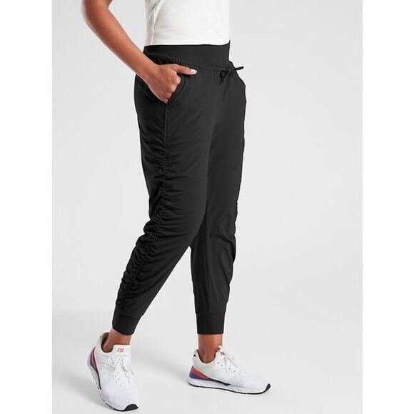 ✨ATHLETA BLACK ATTITUDE SZ 6 PANTS✨ - Picture 1 of 6